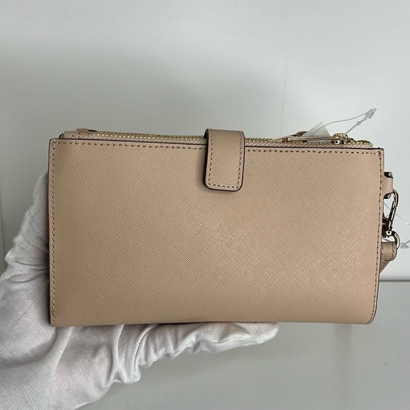 Michael Kors wristlet wallet - Picture 10 of 12